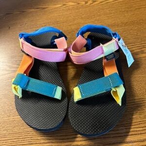 NWT Women’s Tevas